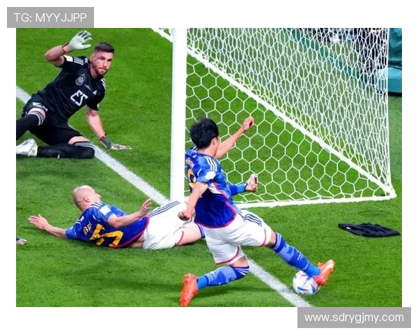 卡塔尔与韩国上半场激战回顾双方表现与战术分析